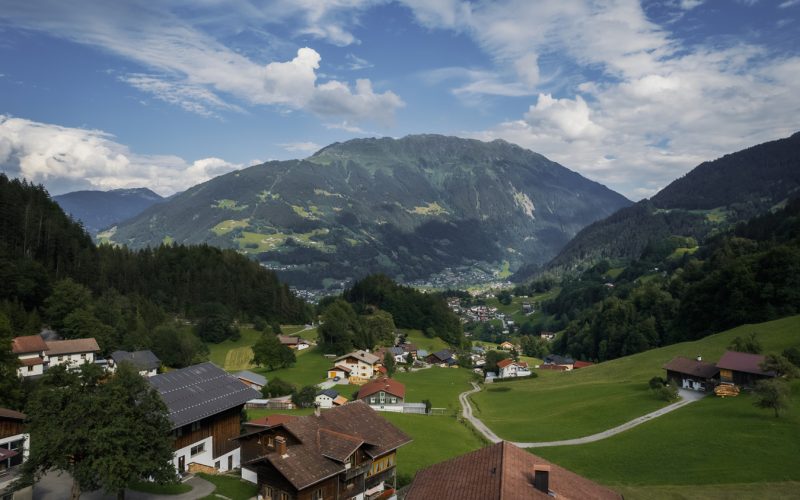 Aussicht vom Ferienhaus "Haus Wilma" in Tschagguns auf das Bergmassiv Hochjoch im Montafon